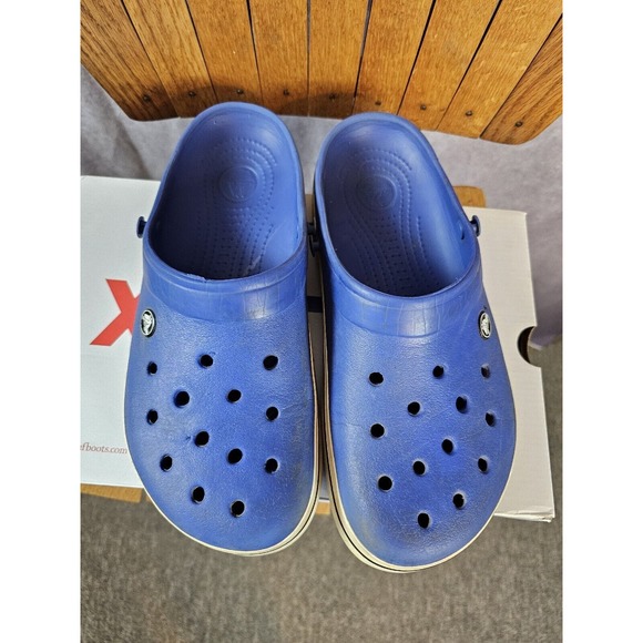 Crocs Classic Slides. Unisex Adults. Blue. Men's 10. Women's 12. - Picture 4 of 11